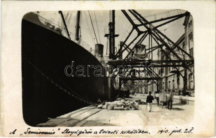 1910 A 'Semiramis' LLoyd gőzös a trieszti kikötőben / Schiffe des Österreichischen Lloyd / 'Semiramis' at the port of Trieste. photo (EK)