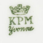 KPM és Hutschenreuther teáscsésze, alj nélkül, jelzett, kopásokkal. - Image 3