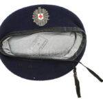 Katonai barettsapka, Osztrák Vöröskeresztes sapkajelvénnyel, jelzett: Slama-Kappe Wien, méret: 57 / Military beret cap with Austrian Red Cross badge, size: 57