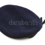 Katonai barettsapka, Osztrák Vöröskeresztes sapkajelvénnyel, jelzett: Slama-Kappe Wien, méret: 57 / Military beret cap with Austrian Red Cross badge, size: 57 - Image 2