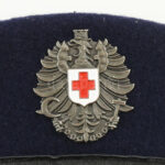 Katonai barettsapka, Osztrák Vöröskeresztes sapkajelvénnyel, jelzett: Slama-Kappe Wien, méret: 57 / Military beret cap with Austrian Red Cross badge, size: 57 - Image 3