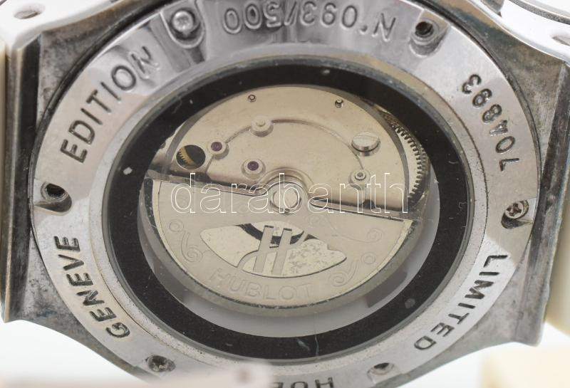 Hublot replika automata férfi karóra, műanyag szíjjal, plexi kissé karcos, működik, d: 4,5 cm - Image 4