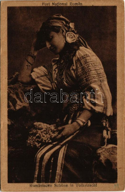 Port National Roman / Rumänische Schöne in Volkstracht / Romanian folklore, woman in traditional costumes (EK)