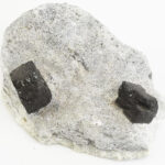 Nagy méretű magnezit kristályok közeten, 13 x 8x 4cm, 385g, Ausztria (Zillertal)