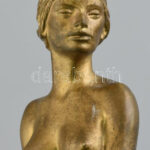 Rácz Edit (1936- ): Akt. Bronzírozott műanyag, képcsarnokos címkével, hibátlan, jelzett, m:23 cm - Image 2