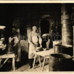 1938 Herend, Porcelángyár belső, gyári munkás (EK)
