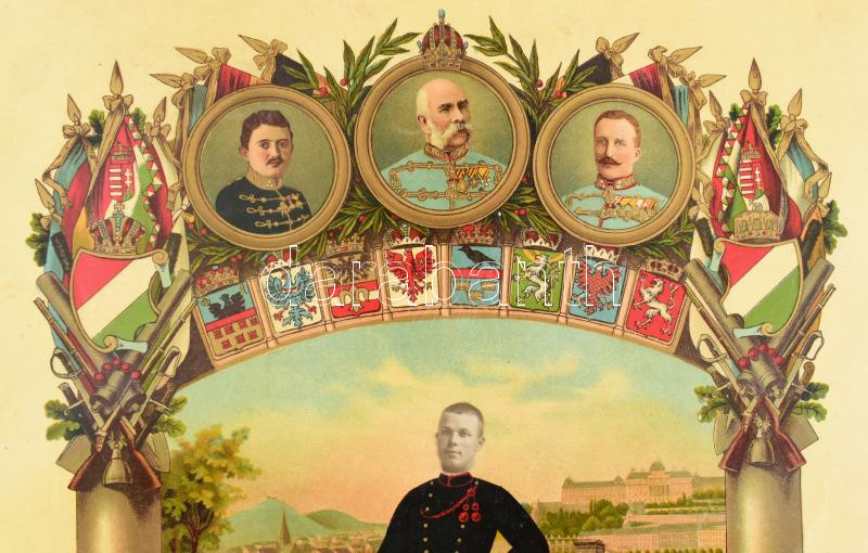 cca 1916 I. világháborús katonaemlék, litográfia budapesti látképes háttérrel, fényképpel, szélein hibákkal, 50×36 cm - Image 2