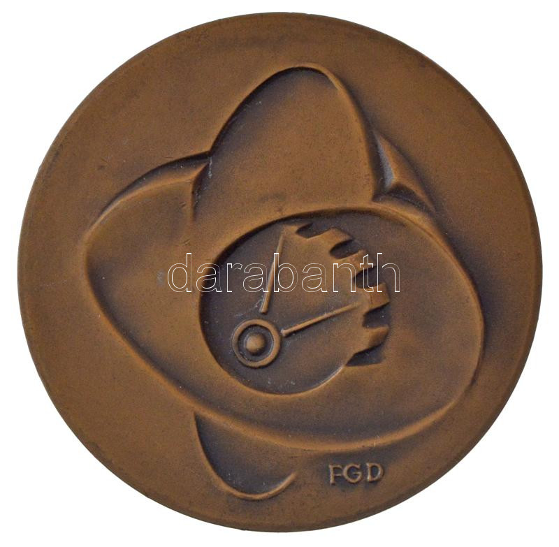 Fekete Géza (Dezső) (1939-2021) 1973. '25 éves az Újító Mozgalom 1948-1973.' bronz emlékérem (60mm) T:XF