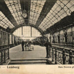 Lviv, Lwów, Lemberg; Hala Dworca Glównego / railway station, main platform, train, railwaymen (EK)