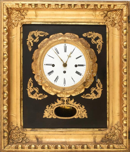 1850 körül, aranyozott keretóra, negyedütős, nincs kipróbálva, szép állapotban. 54x46 cm
