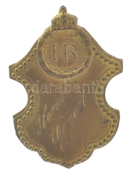 ~1930. 'HR (Hadirokkant)' bronz jelvény 'Honsz. (Hadirokkantak, Hadiözvegyek és Hadiárvák Országos Nemzeti Szövetsége) Újpest' gravírozással (23x33mm) T:XF / Hungary ~1930. 'HR (Invalid)' bronze badge with 'Honsz. (National Association