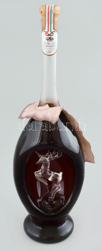 1997 Tokaji furmint díszüveges bor, fújt üveg szarva figurával Bontatlan palack