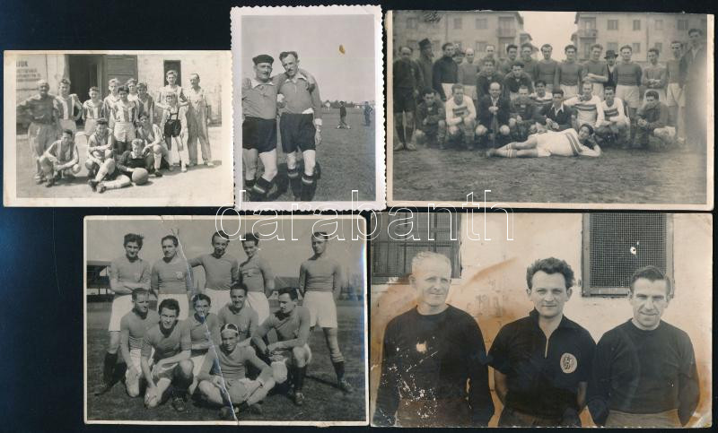 1940-1950. 5 db futballista fotó, vegyes állapot és méret. Max méret: 9x14 cm