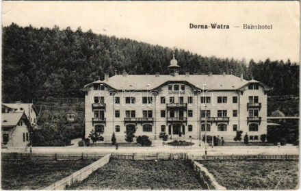 1917 Vatra Dornei, Dornavátra, Bad Dorna-Watra (Bukovina, Bukowina); Bahnhotel / Railway Hotel. Verlag Eisig Schäfer + 'M. kir. 2 (5.) honvéd lovas tüzér osztag 3. üteg' (EK)