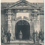 1915 Arad, Vár főkapu katonákkal / castle gate with soldiers