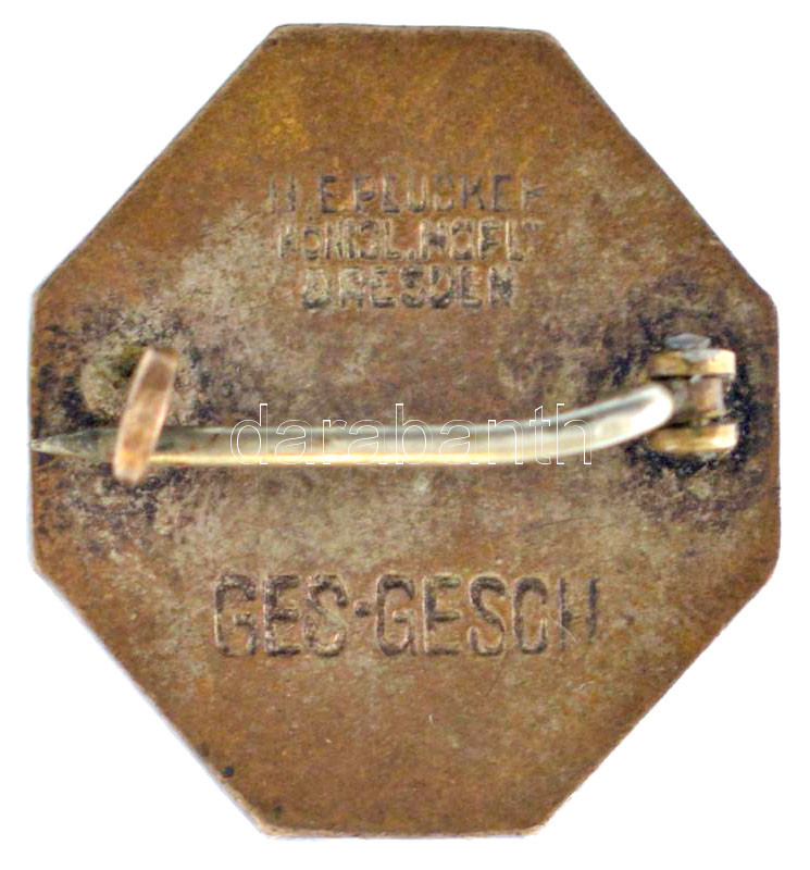 Német Birodalom 1914. 'GOTT MIT UNS 1914' zománcozott bronz jelvény, 'H.E. PEUCKER KÖNGIL HOFLT DRESDEN' gyártói jelzéssel (23x21mm) T:AU,XF / German Empire 1914. 'GOTT MIT UNS 1914' enamelled bronze badge with 'H.E. PEUCKER KÖNGIL HOFLT - Image 2