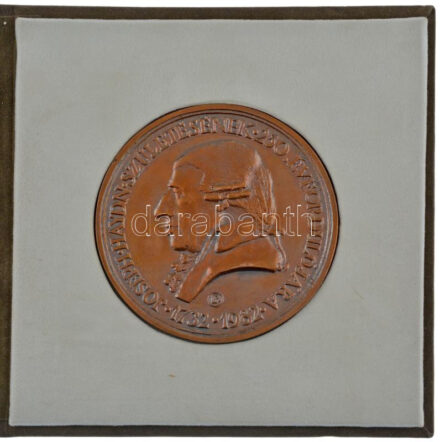 Lapis András (1942-) 1982. 'Joseph Haydn születésének 250. évfordulójára - 1732-1982' bronz emlékérem dísztokban (83mm) T:UNC