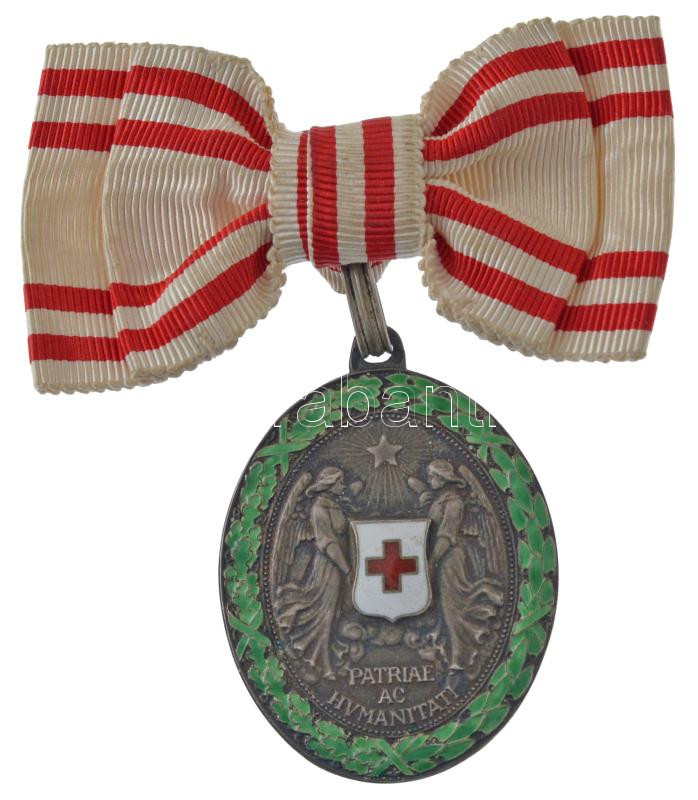 1915. 'Vörös Kereszt Ezüst Díszérme hadidíszítménnyel' női csokorszalagon, Ag kitüntetés, fémjel a fülön T:AU / Hungary 1915. 'Red-Cross Silver Medal with Military Ornament' on women's ribbon, Ag decoration, hallmark on ear C:AU NMK