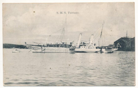 1912 SMS Fantasie osztrák-magyar haditengerészet kerekes gőzhajója, 'admirálishajó' / K.u.K. Kriegsmarine Raddampfyacht (Admiralsyacht). G. Fano, POla 1909-10. 155.