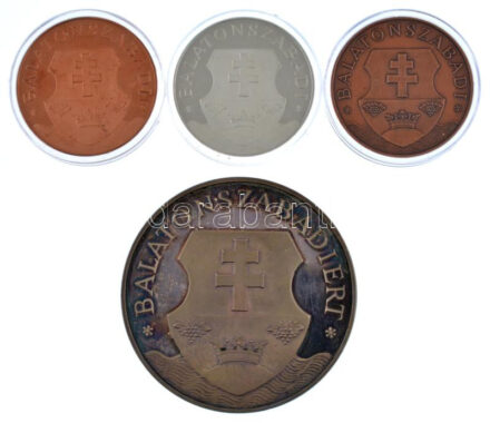DN 'Balatonszabadi' fém emlékérmek (4xklf) az egyik fa dísztokban (42mm; 70mm) T:PP, AU