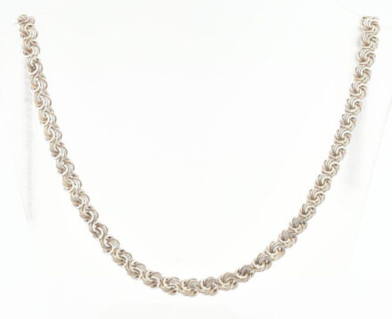Ezüst(Ag) rózsaszemes masszív nyaklánc, jelzett, h: 45 cm, nettó: 24,8 g