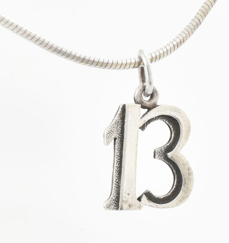 Ezüst(Ag) kígyó nyaklánc '13' medállal, jelzett, h: 44,5 cm, 2×1,3 cm, nettó: 7,4 g