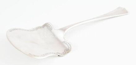 Ezüst(Ag) masszív süteményes lapát, jelzett, h: 24,2 cm, nettó: 176,1 g