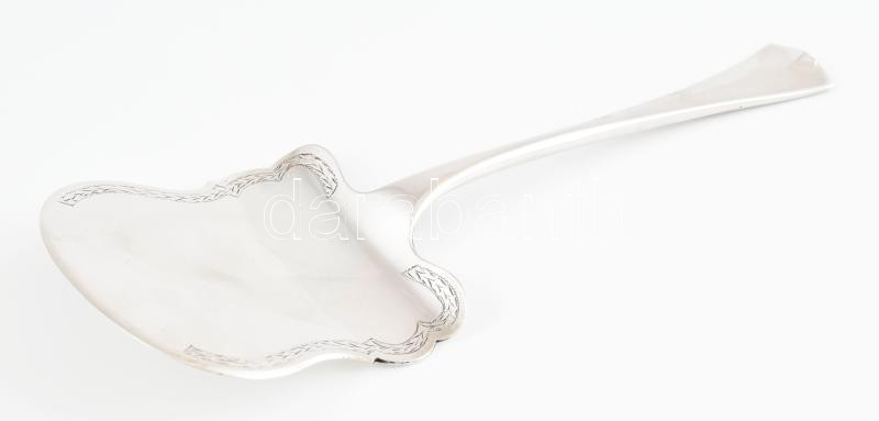 Ezüst(Ag) masszív süteményes lapát, jelzett, h: 24,2 cm, nettó: 176,1 g