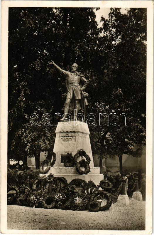 1940 Rozsnyó, Roznava; megkoszorúzott Kossuth Lajos szobor / wreathed Kossuth monument (EK)