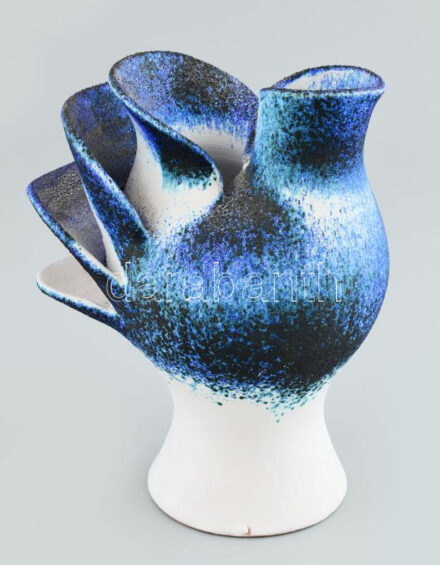 Szíjártó Réka, Kaposvár: Galamb váza. mázas kerámia, kézzel festett, jelzett, hibátlan 19 cm,