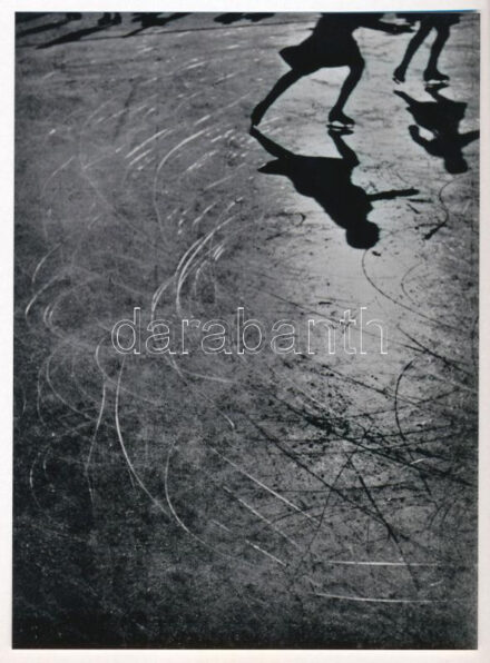 cca 1932 Dulovits Jenő (1903-1972) budapesti fotóművész hagyatékából 1 db modern nagyítás (Jégpálya), 21x15 cm
