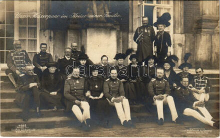 Unser Kaiserpaar im Kreise seiner Familie / German royal family