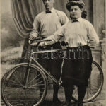 Nagyszeben, Hermannstadt, Sibiu; Kerékpáros akrobaták. Lichtdruck v. Jos. Drotleff / bicycle acrobats