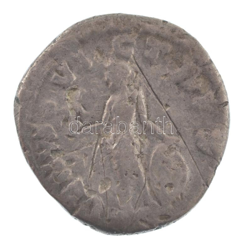 Római Birodalom / Róma / Julia Domna 193-217. Denár Ag (2,80g) T:F / Roman Empire / Rome / Julia Domna 193-217. Denarius Ag 'LVCILLA AVGVSTA / VENVS VICTRIX' (2,80g) C:F RIC IV 786 - Image 2