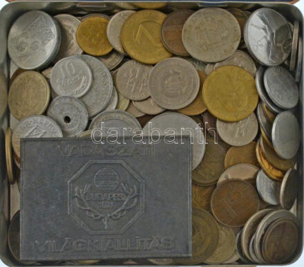 Vegyes, magyar és külföldi érmetétel mintegy ~800g súlyban, valamint közte egy vadászati emlékplakett is T:vegyes Mixed, hungarian and foreign coin lot (~800g) with one hunting plaque among the coins C:mixed