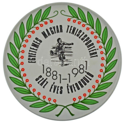 1981. 'Egyetemes Magyar Teniszsportért - Száz éves évforduló 1881-1981' nagyméretű Hollóházi porcelánból készült sport emlékplakett (172mm) T:AU