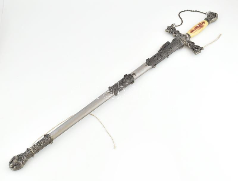 Fantázia kard, kosfejes hüvellyel, díszes markolattal. . 100 cm - Image 3