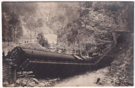 1922 September 19 - Valea Larga (Prahova), railway accident, bridge collapsed under the weight of a passenger train going down from Sinaia to Ploiesti on the Ploiesti-Predeal line, train / vasúti szerencsétlenség, vonat alatt beszakadt híd /