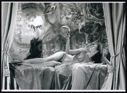 ,,Kár hogy ilyen rövid ideig bírtad', szolidan erotikus felvétel, 1 db modern nagyítás Balogh Ferenc (1923-1993) békéscsabai fotóművész aktfotó gyűjteményéből, 15x21 cm