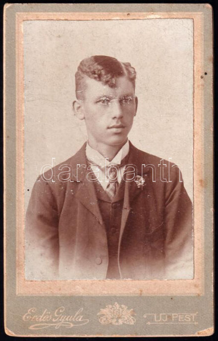 cca 1900 Férfiportré, keményhátú fotó Erdős Gyula újpesti műterméből, 10,5×6,5 cm