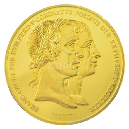 DN 'Magyar Aranyóriások - V. Ferdinánd koronázási érem, 15 Dukát 1830' aranyozott Cu utánveret kapszulában, tanúsítvánnyal (46mm) T:PP