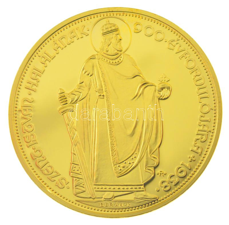 DN 'Magyar Aranyóriások - 1938. 100 Pengő' aranyozott Cu utánveret kapszulában, tanúsítvánnyal (46mm) T:PP - Image 2