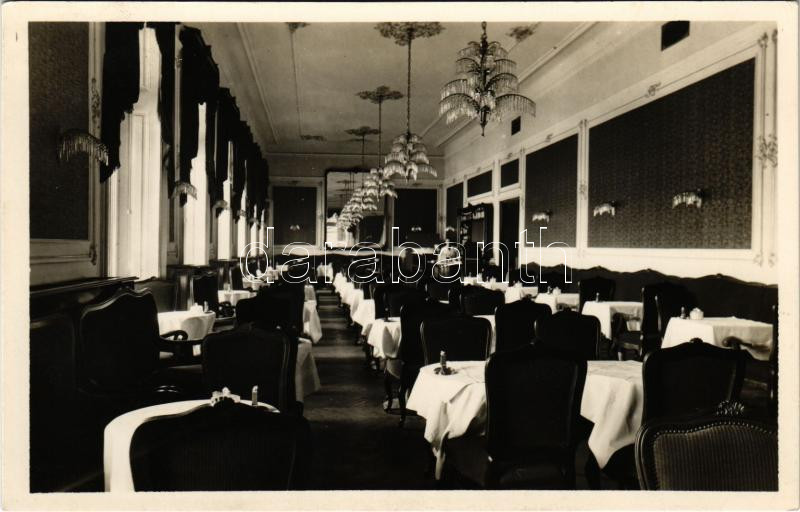 Budapest V. Dunakorzó, Café Negresco kávéház, belső