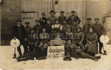 1913 Bornheim, 'Bornheim im Schnee 1913' 'Vorsicht! Hochspannung Lebensgefahr' / 'Danger! High voltage Will cause death' high voltage cable workers in winter after snowfall with beer and accordion. Rob. Does Photograph (Alzey) photo (EK)