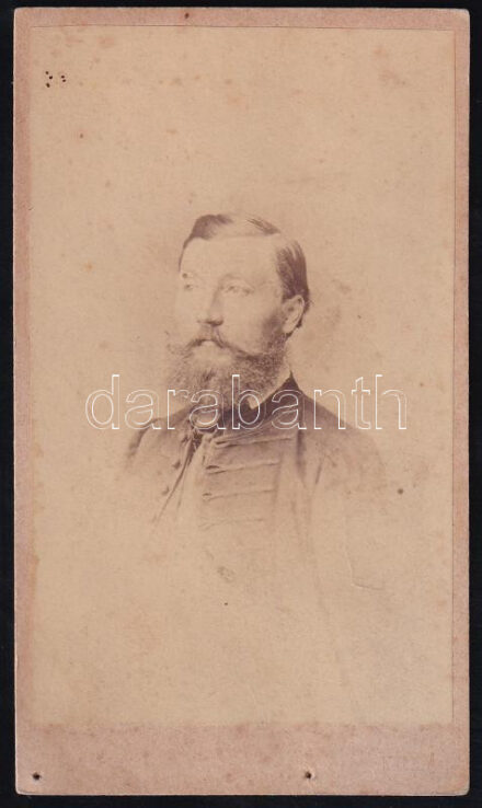 cca 1860-1870 Férfiportré, Letzter Sándor kassai műterméből, a verzó papírmaradványokkal, 10x6 cm