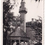 Ada Kaleh, Mecset, minaret müezzinnel / Moschee / mosque, minaret with muezzin. Ömer Feyzi Boray photo