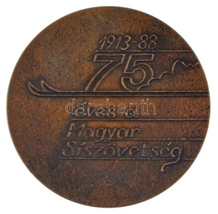 1988. '75 éves a Magyar Síszövetség 1913-88' egyoldalas, öntött sport emlékérem, hátlapon gravírozva 'Kőváry Károlyné' (66mm) T:AU