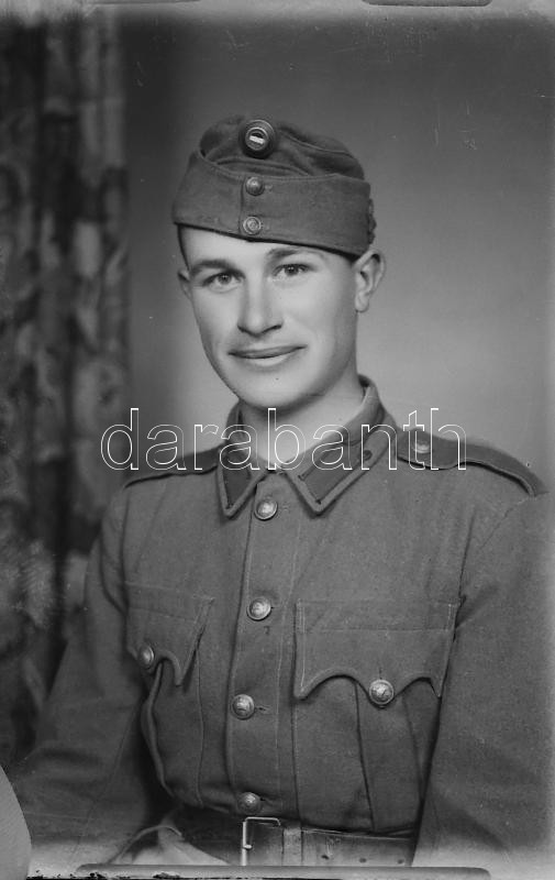 cca 1940 Magyar katonák portréi, 2 db üvegnegatív, 9×6 cm - Image 2