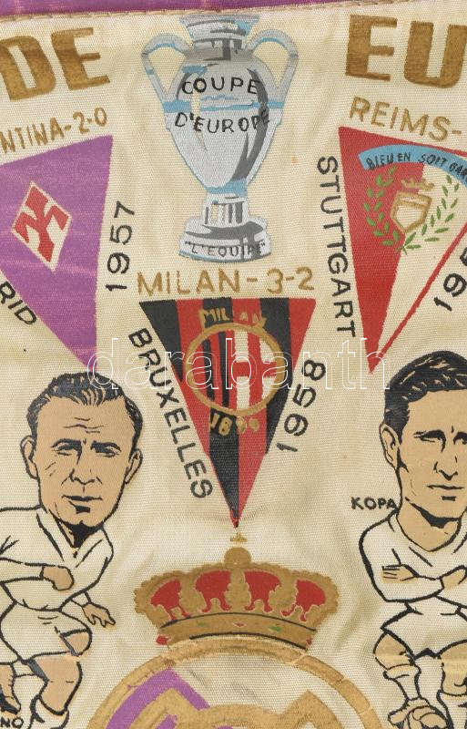 1960 Real Madrid Copa de Europa zászló, Puskás, Di Stefano, Kopa, Gento és a legendás labdarúgó csapat többi tagja karikarisztikus egészalakos portréival, közepén a klub logójával, felső részén a kupagyőzelmek felsorolásával. - Image 3