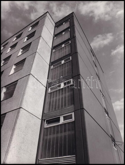 cca 1974 Gebhardt György (1910-1993) budapesti fotóművész hagyatékából, jelzés nélküli vintage fotóművészeti alkotás, ezüst zselatinos fotópapíron, 24x18 cm